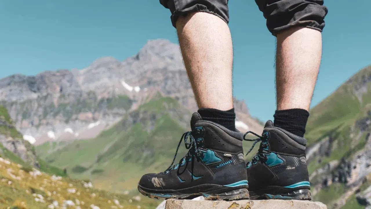 Wanderstiefel LOWA Renegade im Test: Bereit für den Berggipfel.