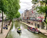 Utrecht: Ruderboote auf dem Kanal, Menschen auf Terrassen – tolle Ideen, was zu tun ist in Utrecht.