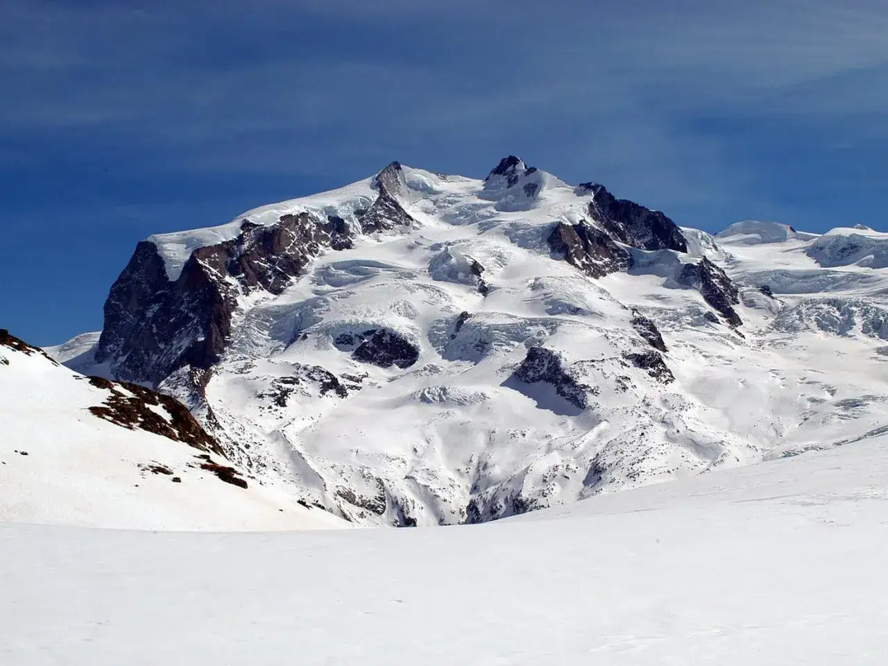 Schneebedeckte Berge, bereit f&uuml;r eine Spaghetti-Tour.