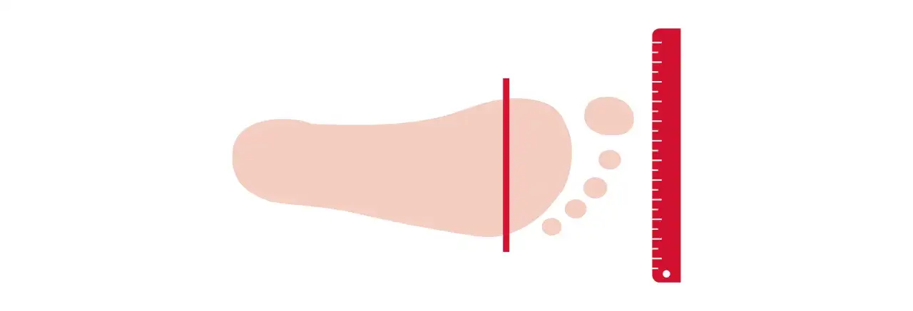 Fußabdruck mit Maßband und roter Linie, die die Breite markiert. Das erklärt, was bedeutet wide fit bei schuhen: mehr Platz für breitere Füße.