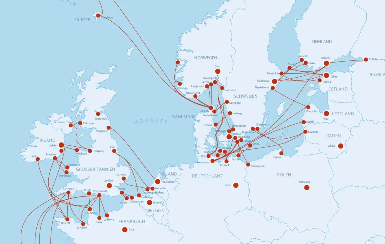 Karte zeigt Fährrouten über Nord- und Ostsee. Eine Linie verbindet Dublin mit dem Festland, ein möglicher Zug nach Dublin.